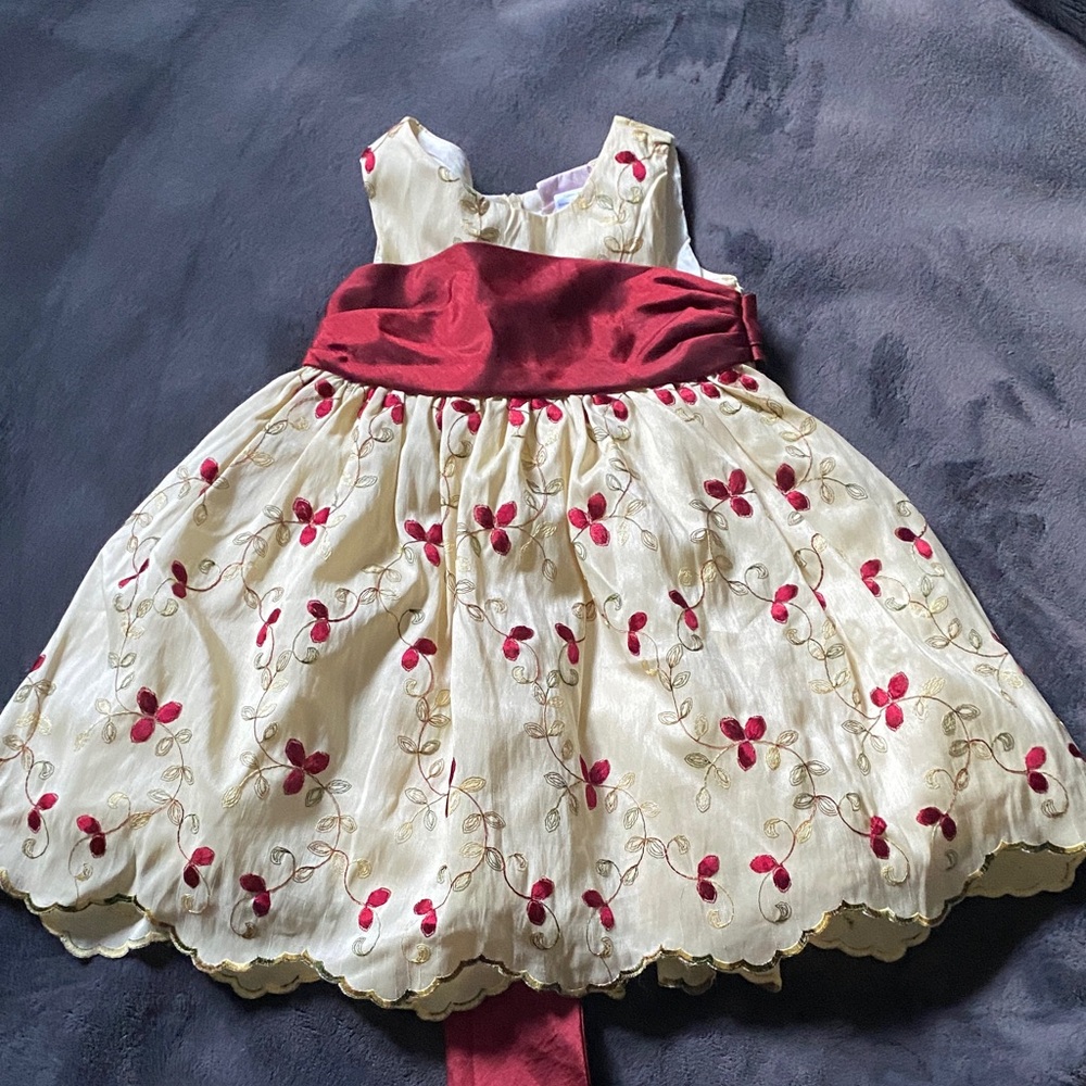 Sweet Heart Rose white and red baby dress label detail